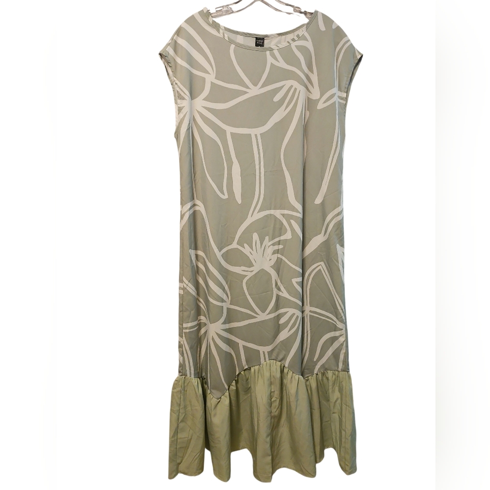 Chic Floral Maxi Dress in Sage and White